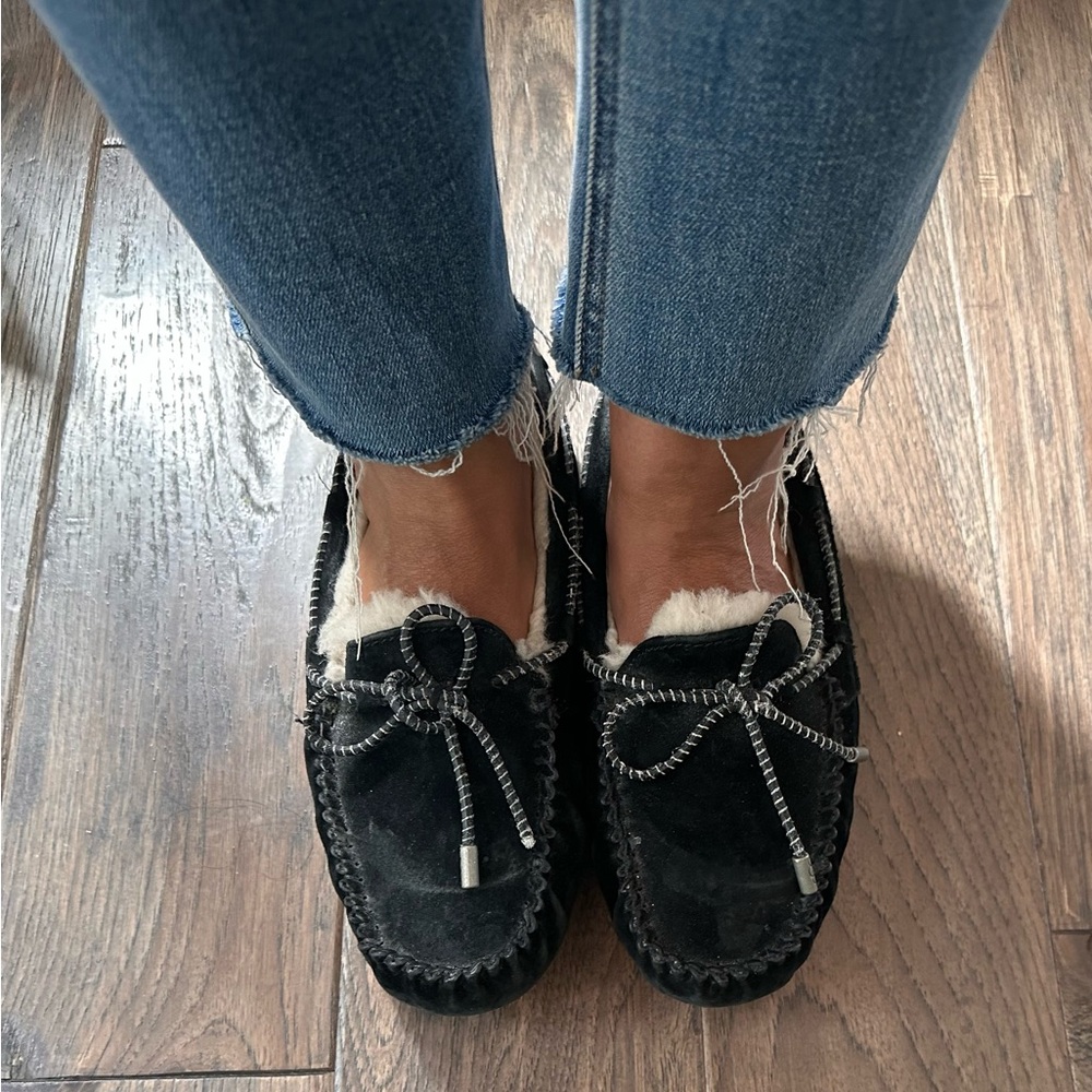 UGG  Dakota Moccasin